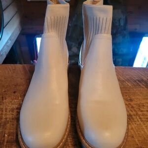 Fashion Bug Cream Ankle Boots